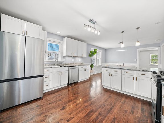 5th image of 4301 N Melvina Ave