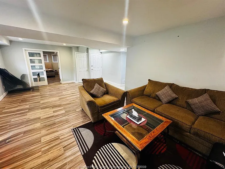 4625 Bunker Ave #LOWER — Photo 4