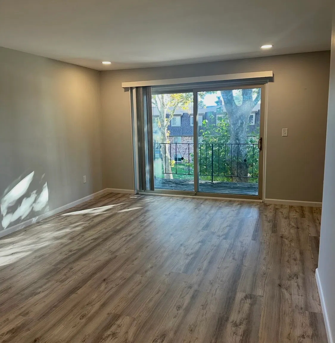 2 bed, 950 sqft, $1,500 — Photo 3
