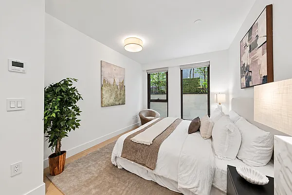 Bedroom, photo 1