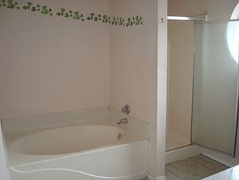 3rd image of 506 Fort Worth St