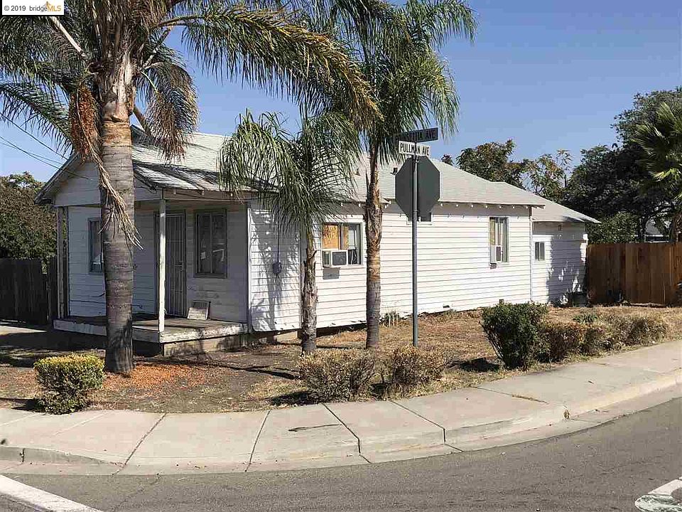 2nd image of 128 Poinsettia Ave