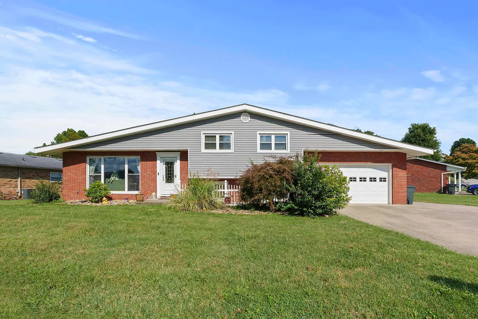 105 Orchard Dr photo 1
