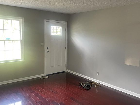 4th image of 110 Breakaway Ave