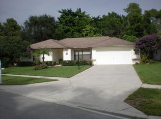 128 Versailles Cir, Naples, FL 34112