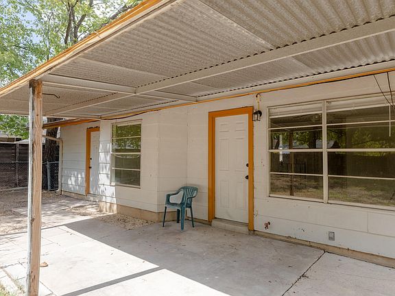 2nd image of 211 E Lisa Dr