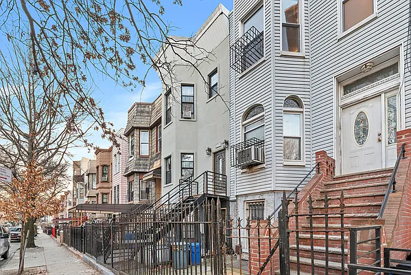 Rented by Compass | media 16