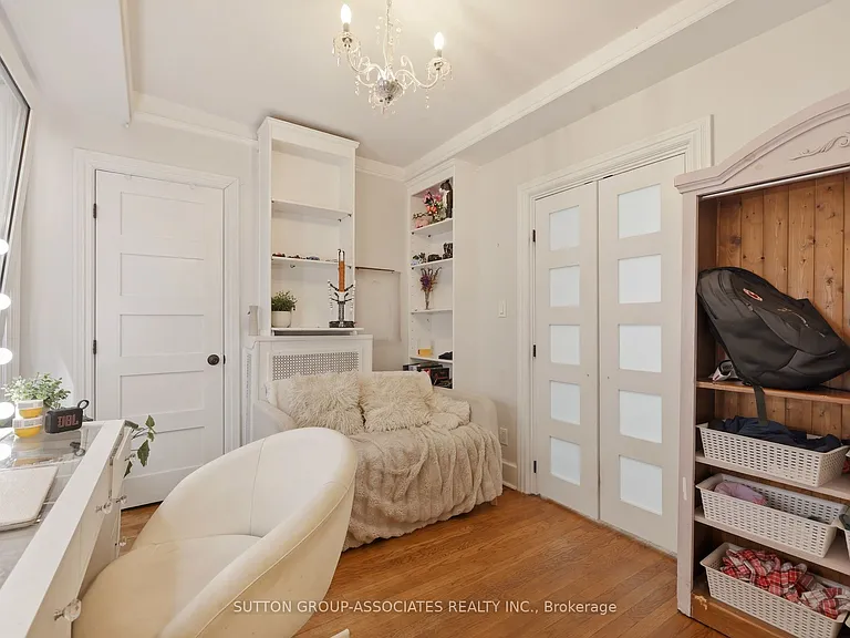 33 Albany Ave — Photo 29