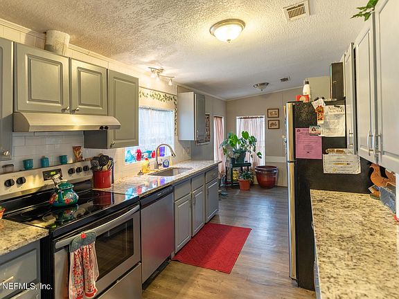 4th image of 7551 Taurus Cir W