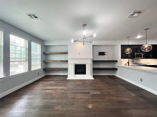 2729 Troutt Dr, Carrollton, TX 75010