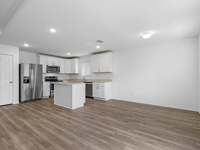4433 Benham Dr — Photo 6