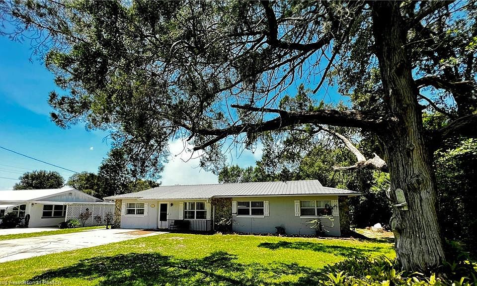 1st image of 4809 Queen Palm Dr