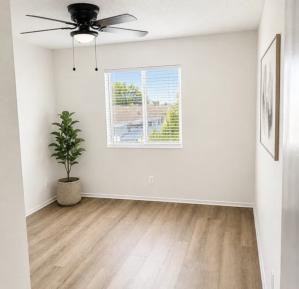846 N Revere #201 — Photo 2