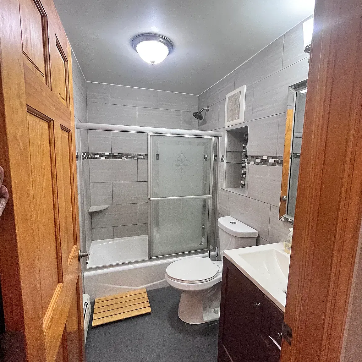 1228 De Kalb Avenue — Photo 2