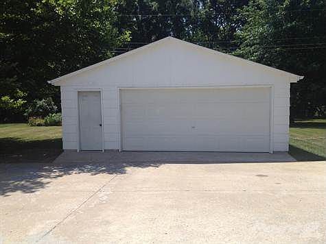 Detached Garage