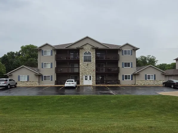 109 E Price St Unit 301, Eldridge, IA 52748