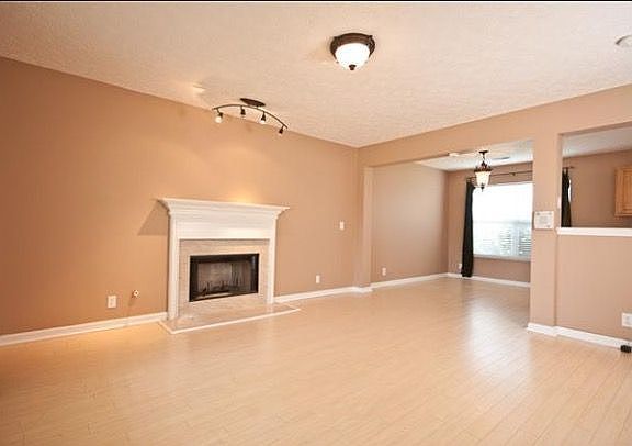 2nd image of 3829 Williamette Dr