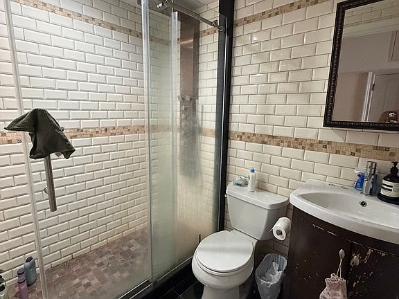 5th image of 153 7th Ave #3F