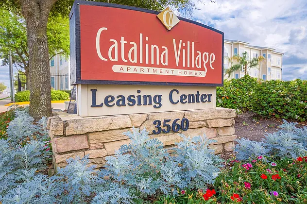 Catalina Village — Photo 1