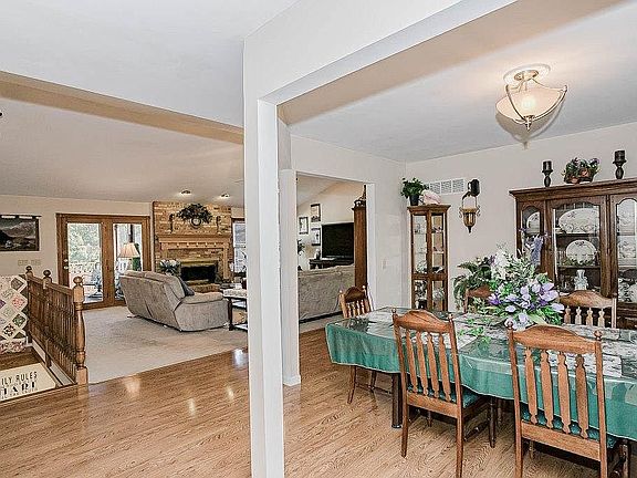 4th image of 9236 Sandy Farm Dr