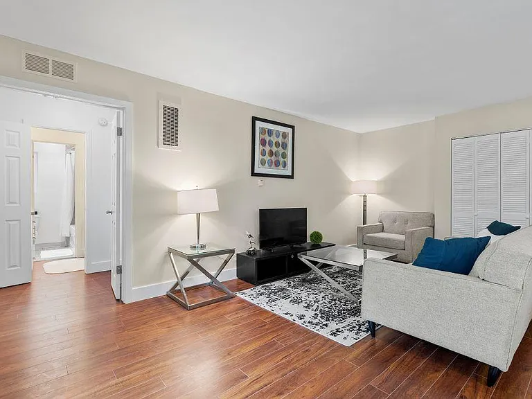 Casa De Marina Apartments — Photo 31
