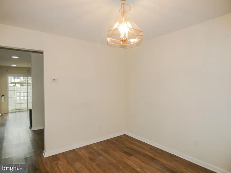 2105 Lexington Mews — Photo 16