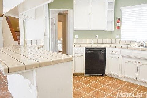 3rd image of 316 Laurelwood Cir