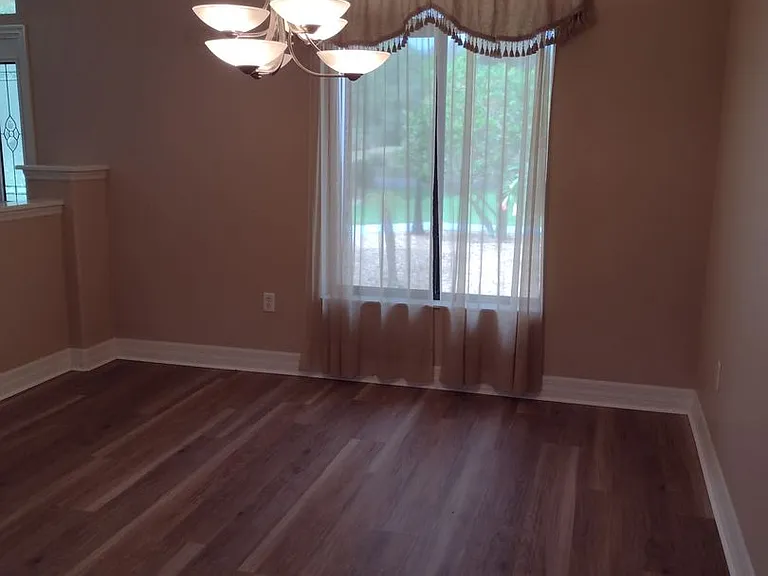 592 Dowling Cir — Photo 9