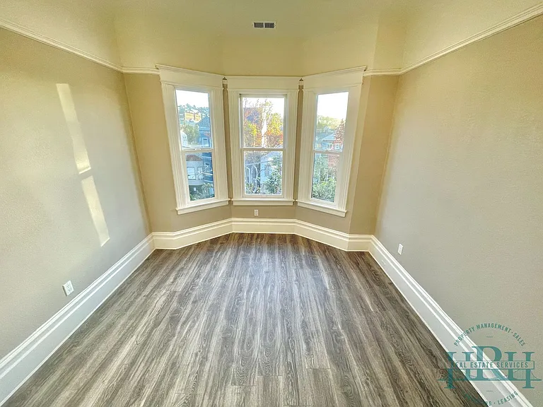 2554-2558 Bryant St — Photo 8