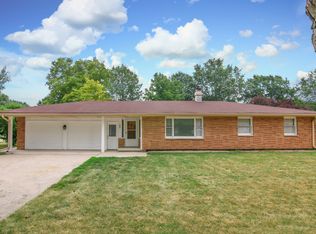 53 Stanley Rd, Sugar Grove, IL 60554