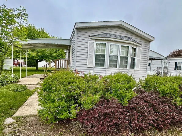 19900 128th St #221, Bristol, WI 53104
