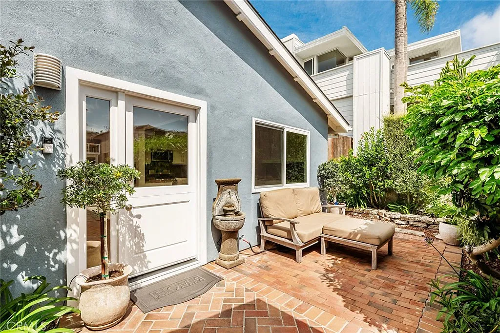 Building Photo - 915 Miramar St