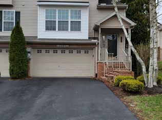 1107 Cross Creek Dr, Mechanicsburg, PA