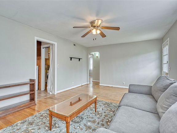 4th image of 110 Howard Rd