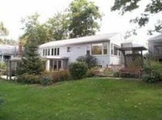 35360 N Shoreline Dr, Ingleside, IL 60041