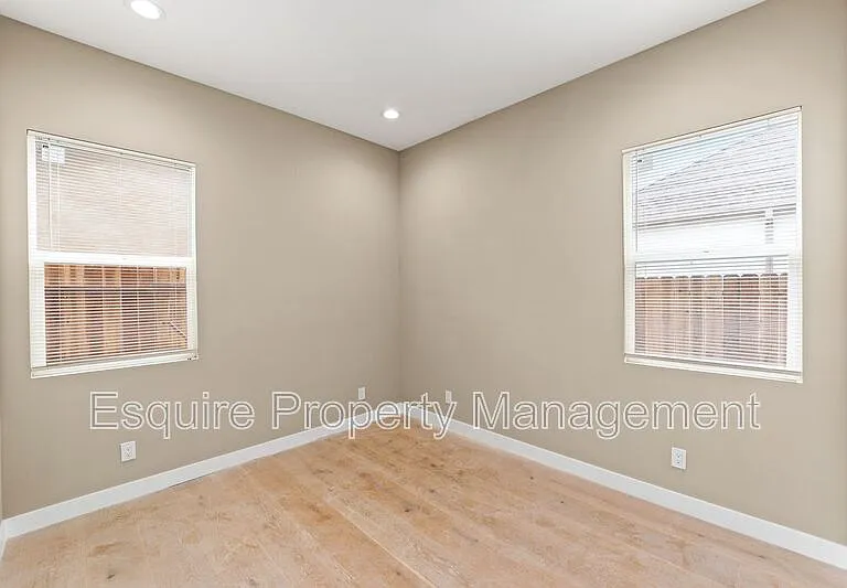 547 N Carty Dr — Photo 10