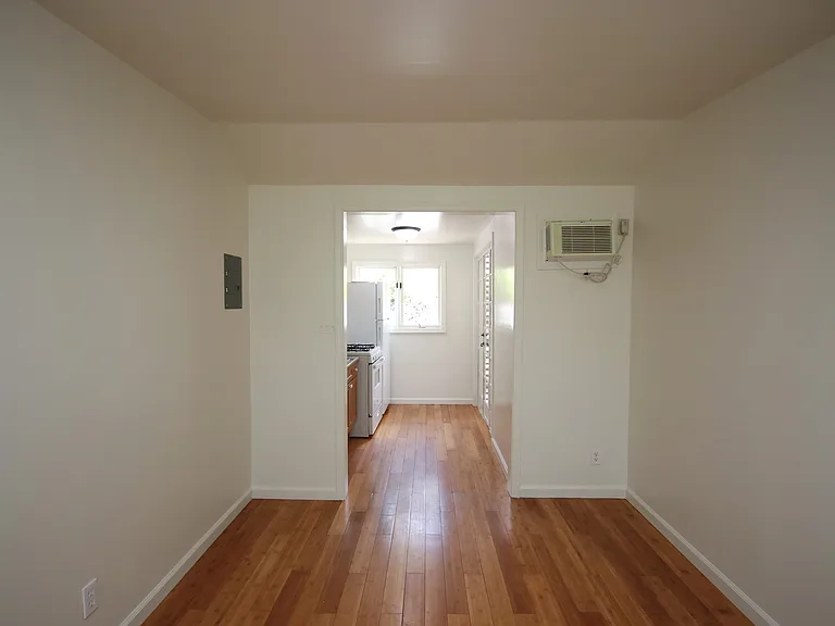 114 S Grand Oaks Ave #120 — Photo 6