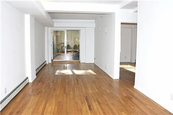 Sold by R New York | media 5