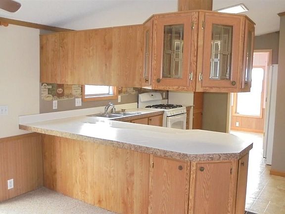 2nd image of 758 Williams Ct