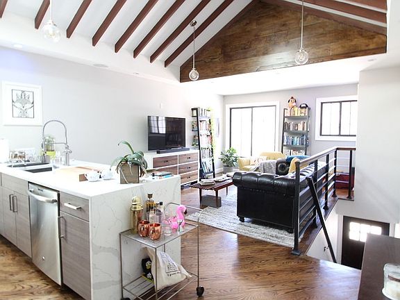 3rd image of 363 Clifton Pl #2