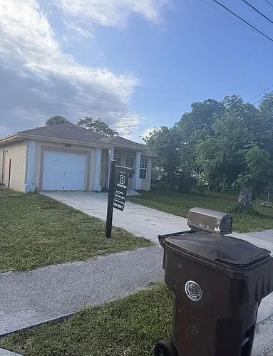 2109 Dock St Photo 1