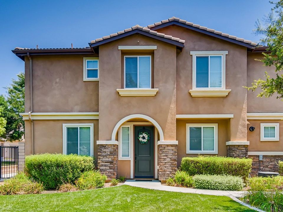1st image of 42977 Avenida Amistad
