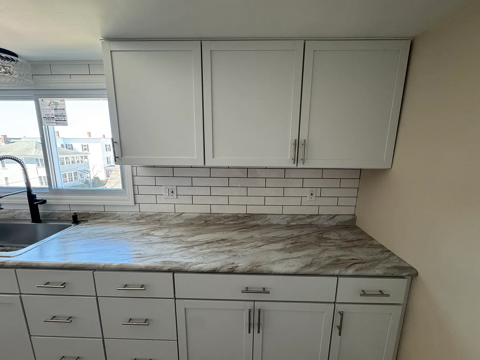 646 Summer St — Photo 2