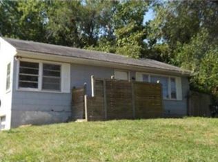 803 NE 72nd St, Gladstone, MO 64118