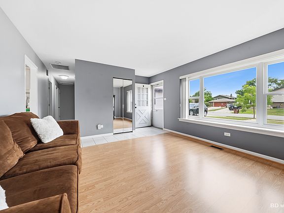 4th image of 7619 160th St