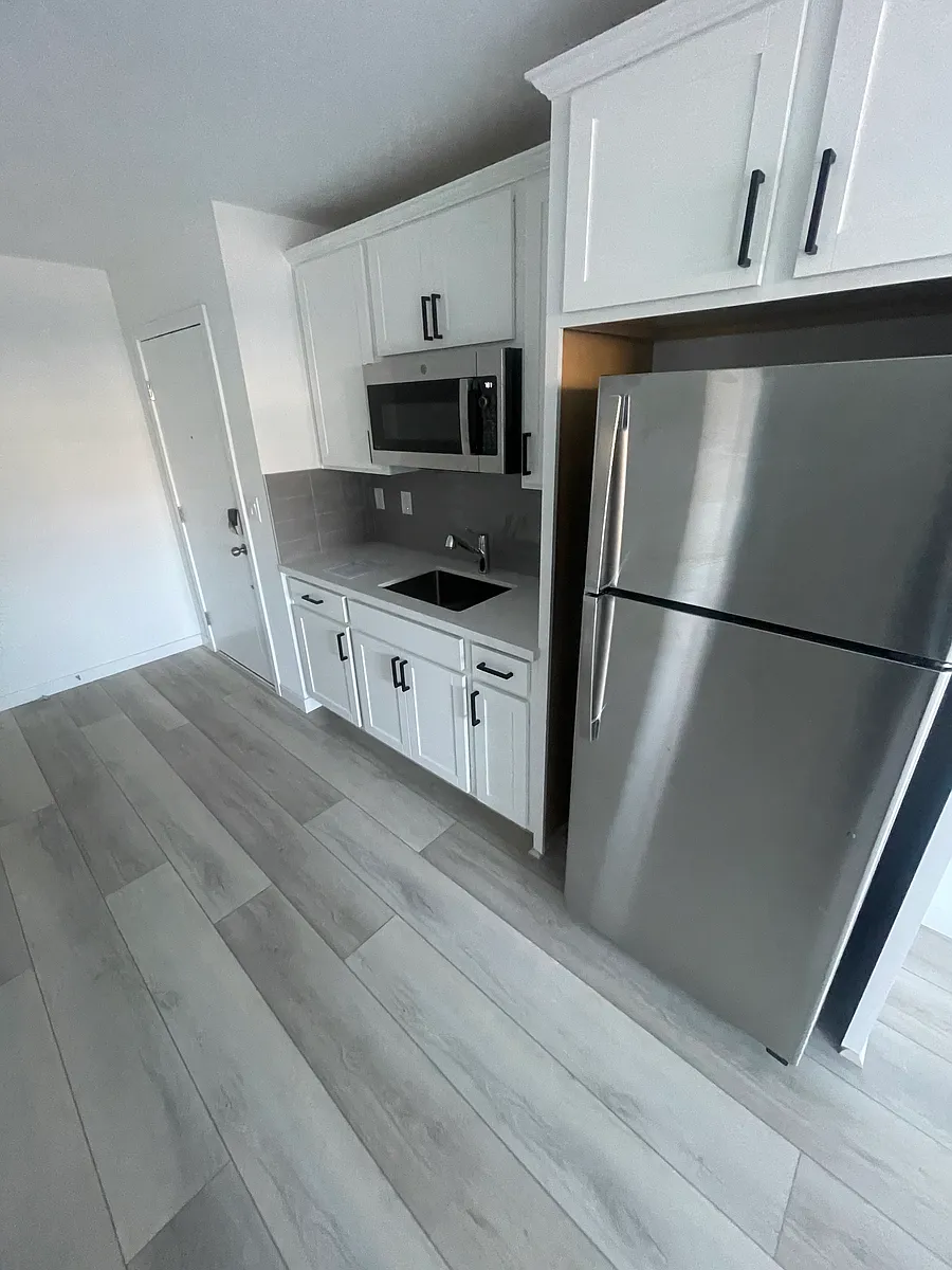 Building Photo - 9215 Sky Pointe Dr #9215