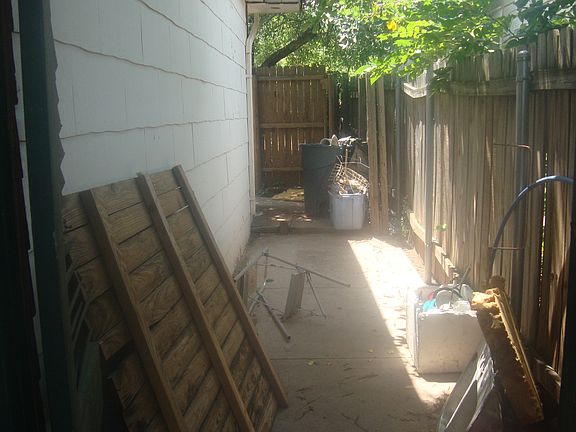 2nd image of 3213 Carol Ann St