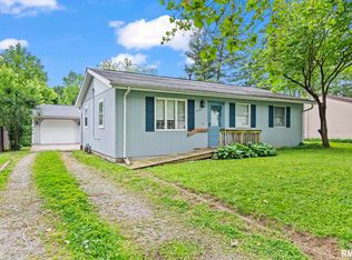 204 S 3rd St, Riverton, IL 62561