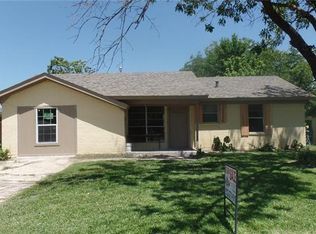 730 Royal Crest Dr, Mesquite, TX 75149