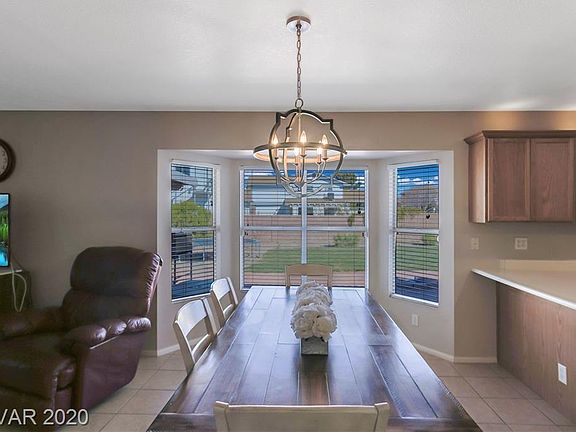 5th image of 1580 Arabian Dr